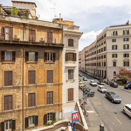 Cavour 211 - B&d * Rome